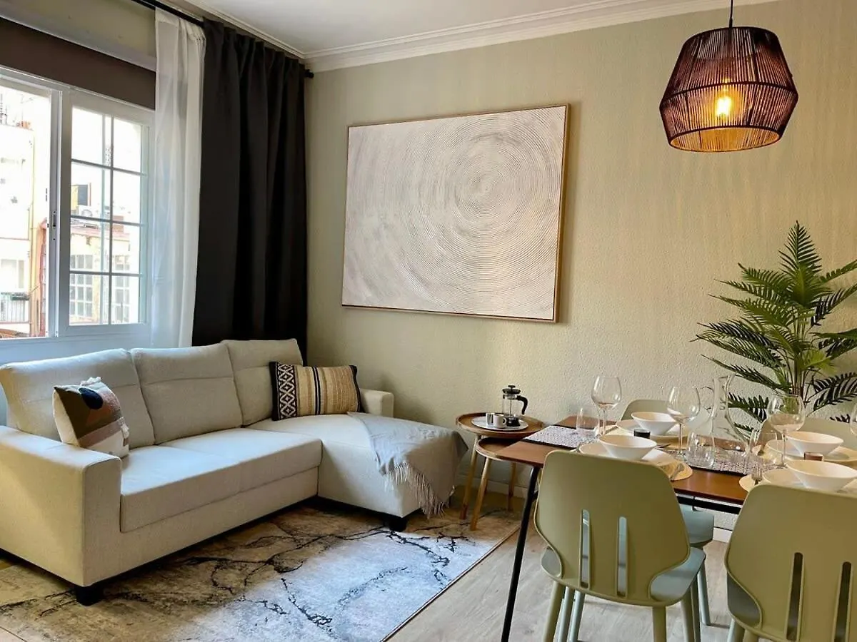Poble Sec - Modern & Comfy 3 Bedrooms Barcelona Apartment