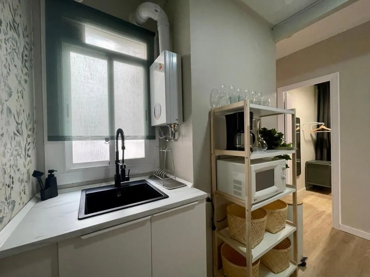 Poble Sec - Modern & Comfy 3 Bedrooms Barcelona