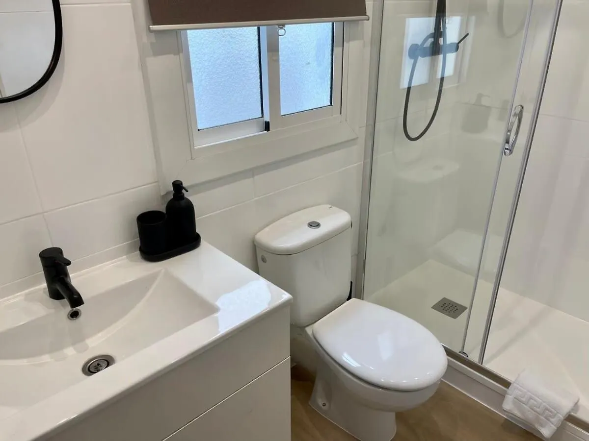 Poble Sec - Modern & Comfy 3 Bedrooms Barcelona