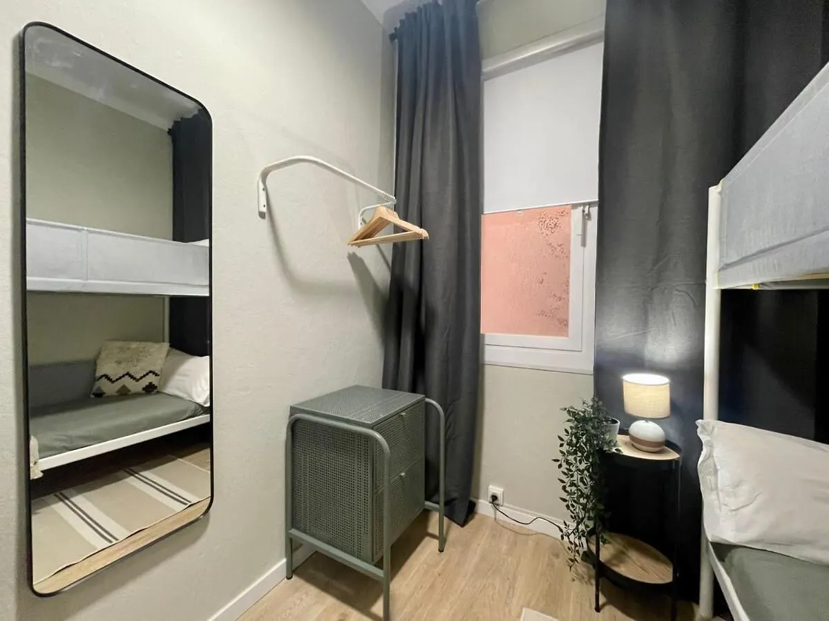 Poble Sec - Modern & Comfy 3 Bedrooms Barcelona